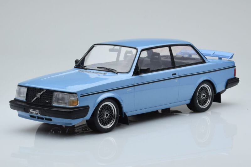 Volvo 240 Turbo Šviesiai Mėlynas IXO 1:18