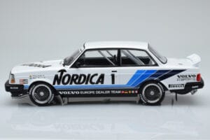 Volvo 240 Turbo Nordica #1 J. Cecotto / A. Olafsson ETCC Brno 1986 IXO 1:18 18RMC087 Metalas - nuotrauka 3 iš 6