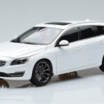 Volvo V60 D3 Crystal Baltas FAW 1:18