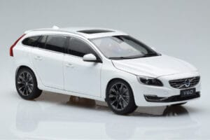Volvo V60 D3 Crystal Baltas FAW 1:18 9430840 Metalas - nuotrauka 5 iš 7