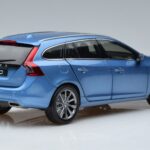 Volvo V60 D3 Power Mėlynas FAW 1:18 9430839 Metalas - image 3 of 7