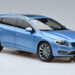 Volvo V60 D3 Power Mėlynas FAW 1:18 9430839 Metalas - image 5 of 7