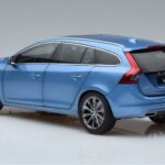 Volvo V60 D3 Power Mėlynas FAW 1:18 9430839 Metalas - image 6 of 7