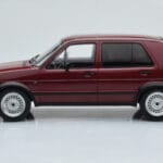 Volkswagen Golf GTI Mk2 Raudonas MCG 1:18 - image 3 of 6