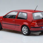 Volkswagen Golf Mk4 Raudonas Norev 1:18 - image 6 of 7