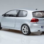 Volkswagen Golf GTI Mk5 Pirelli Edition Sidabrinis Norev 1:18 188425 Metalas - image 6 of 7