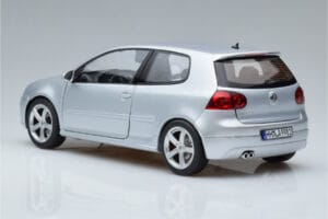 Volkswagen Golf GTI Mk5 Pirelli Edition Sidabrinis Norev 1:18 188425 Metalas - nuotrauka 6 iš 7