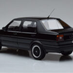 Volkswagen Jetta Mk2 Juodas Otto 1:18 - image 5 of 6
