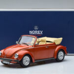 Volkswagen Beetle 1303 Kabrioletas Oranžinis Norev 1:18 - image 6 of 6