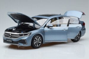 Volkswagen Passat B8 Mėlynas FAW 1:18 ZVF000003A Metalas - nuotrauka 2 iš 7