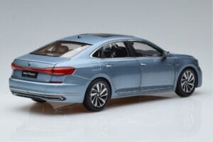 Volkswagen Passat B8 Mėlynas FAW 1:18 ZVF000003A Metalas - nuotrauka 3 iš 7