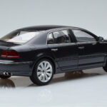 Volkswagen Phaeton V6 Mazeppa Pilkas Kyosho 1:18 - image 3 of 9