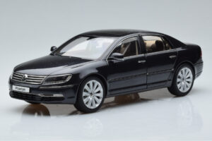 Volkswagen Phaeton V6 Mazeppa Pilkas Kyosho 1:18
