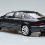 Volkswagen Phaeton V6 Mazeppa Pilkas Kyosho 1:18 - image 7 of 9