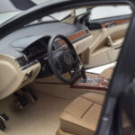 Volkswagen Phaeton V6 Mazeppa Pilkas Kyosho 1:18 - image 8 of 9