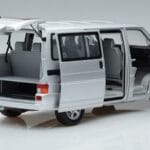Volkswagen T4b Transporter Caravelle Minibus Schuco 1:18 450041500 Metalas - image 2 of 8
