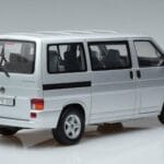 Volkswagen T4b Transporter Caravelle Minibus Schuco 1:18 450041500 Metalas - image 3 of 8