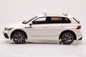 Volkswagen Tiguan R Baltas Otto 1:18 OT1001 Derva - nuotrauka 3 iš 6