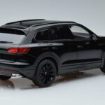 Volkswagen Touareg CR Juodas FAW 1:18 LTC761021BLA Metalas - image 3 of 7