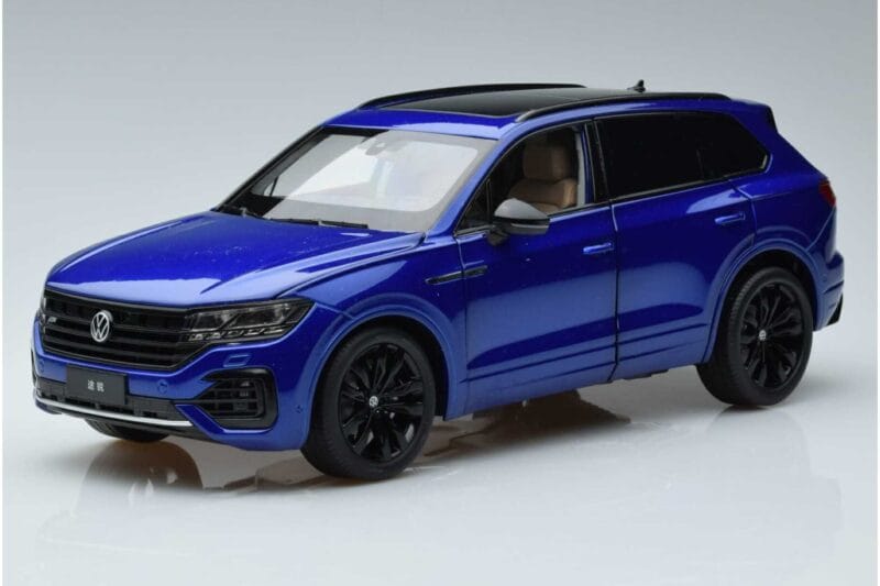 Volkswagen Touareg CR Mėlynas FAW 1:18 LTC761021BLU Metalas