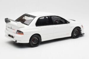 Mitsubishi Lancer Evo VIII MR FQ-400 Baltas Otto 1:18 OT777 Derva - nuotrauka 2 iš 6