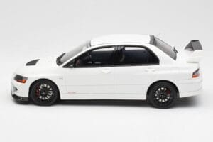 Mitsubishi Lancer Evo VIII MR FQ-400 Baltas Otto 1:18 OT777 Derva - nuotrauka 3 iš 6