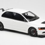 Mitsubishi Lancer Evo VIII MR FQ-400 Baltas Otto 1:18 - image 4 of 6