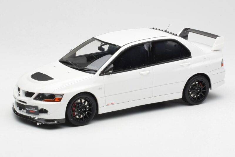 Mitsubishi Lancer Evo VIII MR FQ-400 Baltas Otto 1:18