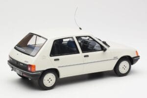 Peugeot 205 Junior Baltas Otto 1:18 OT463 Derva - nuotrauka 2 iš 6