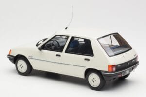 Peugeot 205 Junior Baltas Otto 1:18 OT463 Derva - nuotrauka 5 iš 6