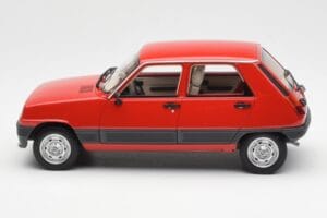 Renault 5 GTL Raudonas Otto 1:18 OT1147 Derva - nuotrauka 3 iš 6