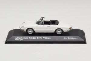Alfa Romeo 1750 Spider Veloce Baltas Minichamps 1:43 400120530 Metalas