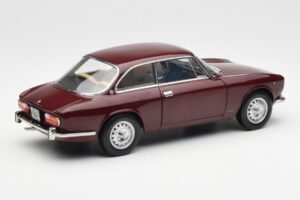 Alfa Romeo 2000 GTV Kaštonų Raudonas Norev 1:18 187916 Metalas - nuotrauka 3 iš 8