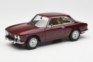 Alfa Romeo 2000 GTV Kaštonų Raudonas Norev 1:18 187916 Metalas