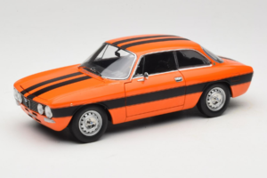 Alfa Romeo 2000 GTV Oranžinis Norev 1:18 187918 Metalas