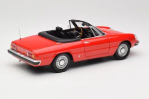 Alfa Romeo 2000 Spider Raudonas Minichamps 1:18 180120930 Metalas - nuotrauka 3 iš 8