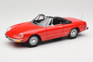 Alfa Romeo 2000 Spider Raudonas Minichamps 1:18 180120930 Metalas