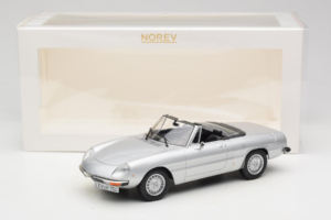 Alfa Romeo 2000 Spider Sidabrinis Norev 1:18 187884 Metalas - nuotrauka 6 iš 6