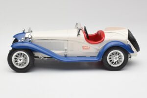 Alfa Romeo 2300 Spider Baltas & Mėlynas Bburago 1:18 3008-M1 Metalas - nuotrauka 3 iš 6