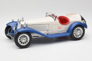 Alfa Romeo 2300 Spider Baltas & Mėlynas Bburago 1:18 3008-M1 Metalas