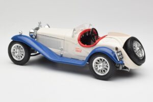 Alfa Romeo 2300 Spider Baltas & Mėlynas Bburago 1:18 3008-M1 Metalas - nuotrauka 5 iš 6