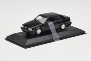 Alfa Romeo 75 3.0 V6 Juodas Minichamps 1:43 403120463 Metalas - nuotrauka 2 iš 4