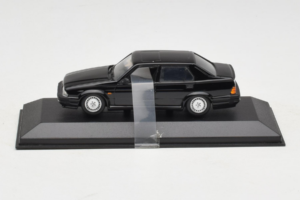 Alfa Romeo 75 3.0 V6 Juodas Minichamps 1:43 403120463 Metalas