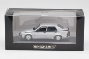 Alfa Romeo 75 3.0 V6 Sidabrinis Minichamps 1:43 400120461 Metalas - nuotrauka 4 iš 4