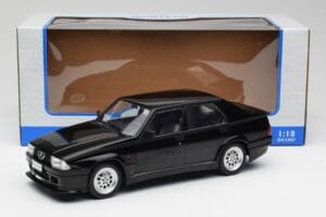 Alfa Romeo 75 Turbo Evoluzione Juodas MCG 1:18 MCG18429 Metalas - nuotrauka 6 iš 6