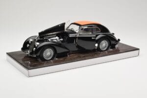 Alfa Romeo 8C 2900B Lungo Juodas Minichamps 1:18 100120421 Metalas - nuotrauka 2 iš 8