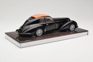 Alfa Romeo 8C 2900B Lungo Juodas Minichamps 1:18 100120421 Metalas - nuotrauka 4 iš 8