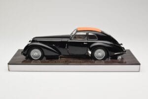 Alfa Romeo 8C 2900B Lungo Juodas Minichamps 1:18 100120421 Metalas