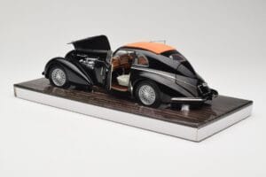 Alfa Romeo 8C 2900B Lungo Juodas Minichamps 1:18 100120421 Metalas - nuotrauka 5 iš 8