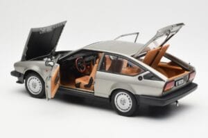 Alfa Romeo Alfetta GTV 2.0 Pilkas Metalinis AUTOart 1:18 70147 Metalas - nuotrauka 5 iš 8